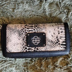 NWOT DANA BUCHMAN WALLET